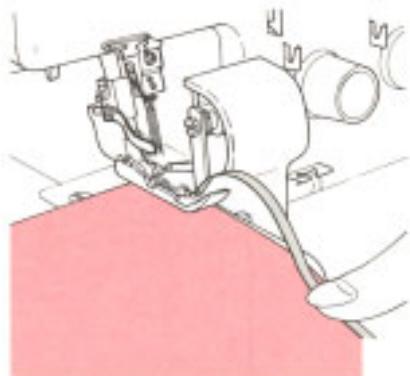 JUKI MO-654DE - Sewing in tape / Cosido en cinta Pose de bande de renfort / Applicazione di un nastro - 4