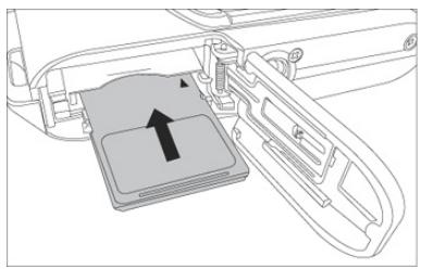 GENIUS G-SHOT P713 MP3 - Insertion et retrait d'une carte mémoire SD (accessoire en option) - 1