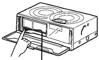 AIWA ADC-EX106 - Comment utiliser le magasin à disques - 5