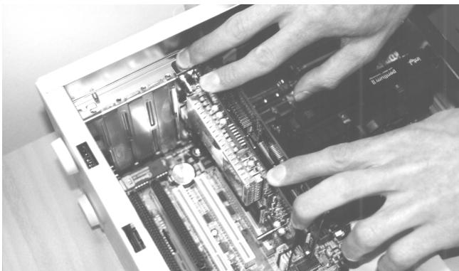 TERRATEC TVALUE878 QR VXD - Installation de la carte - 1