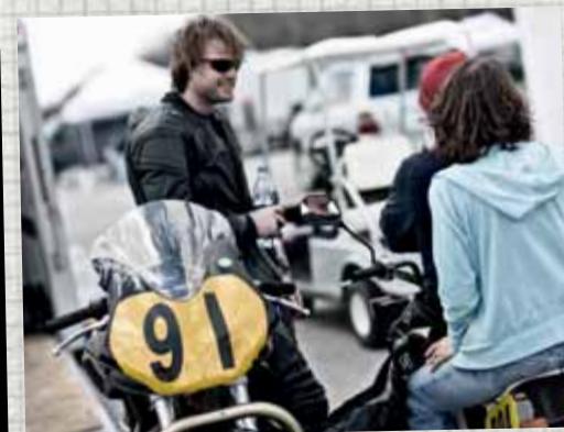 BUELL 1125R - NOUS NOUS PRESENTONS.    NOUS SOMMES LA BUELL    MOTORCYCLE COMPANY    DE EAST TROY, DANS LE    WISCONSIN. Un petite ville sans aucun doute!    A peine 4231 habitants. Loin de tout. - 6