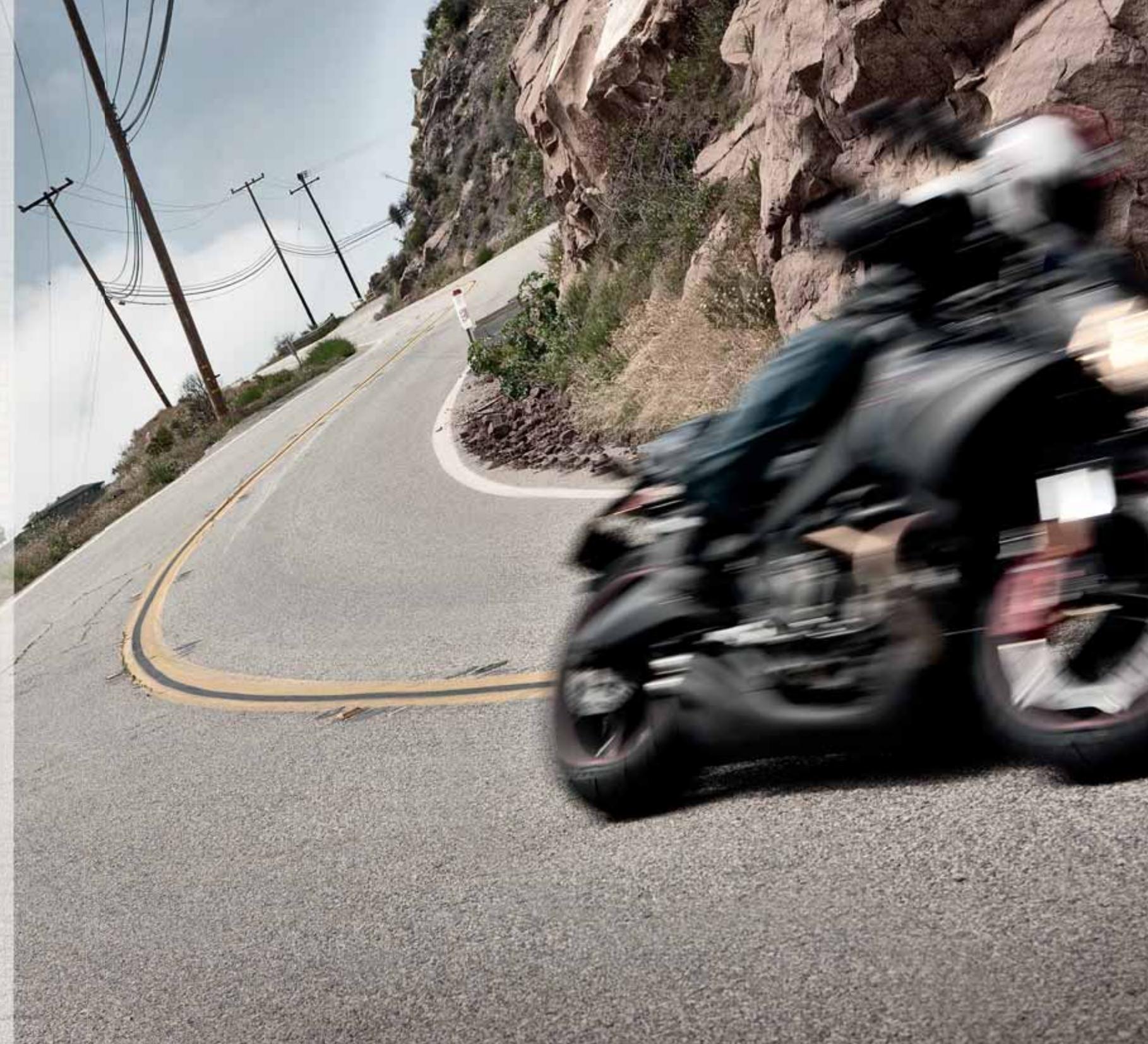 BUELL 1125R - BUELL®... OU LE PLAISIR DE ROULER SEUL. À vrai dire, si vous cherchez une moto pour vous regrouper tous les week-end - 1