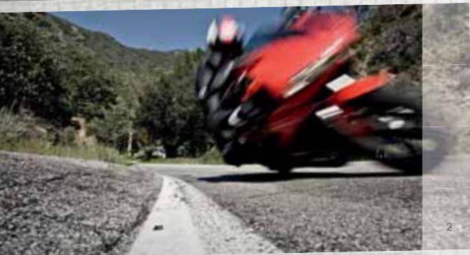 BUELL 1125R - NOUS NOUS PRESENTONS.    NOUS SOMMES LA BUELL    MOTORCYCLE COMPANY    DE EAST TROY, DANS LE    WISCONSIN. Un petite ville sans aucun doute!    A peine 4231 habitants. Loin de tout. - 22