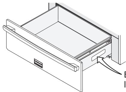 FRIGIDAIRE FPWD3085K - Emplacement de la plaque de série - 1