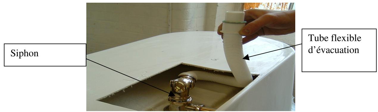 LAZER BAIGNOIRE CONTEMPORAINE - 1/ Reliez le siphon au tuyau d'évacuation - 1