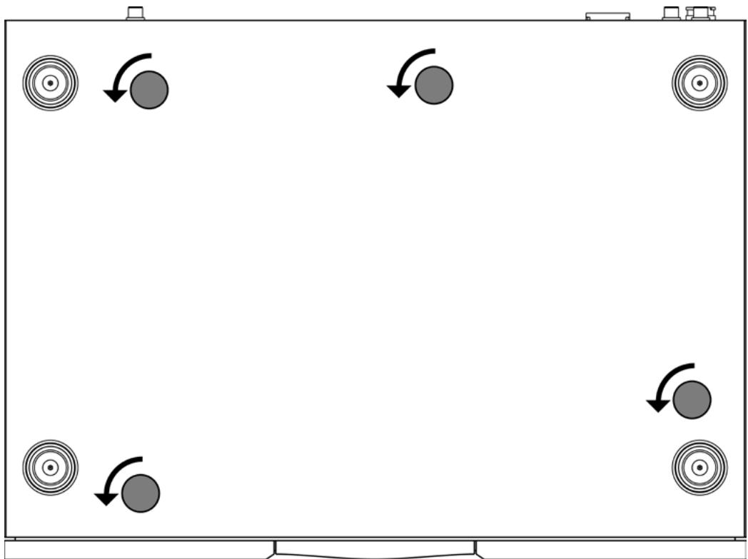 NAIM CD 2006 - Le lecteur ne doit pas etre returné lors ni après I'enlèvement des vis. - 1