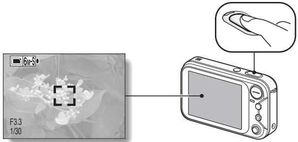 LOGICOM-SANYO XACTI VPC-E6EX - Vous ne passerez plus à côté d'une photo à ne pas rater grâce à la mise au point rapide ; mise au point tactile (voir page 28) - 1