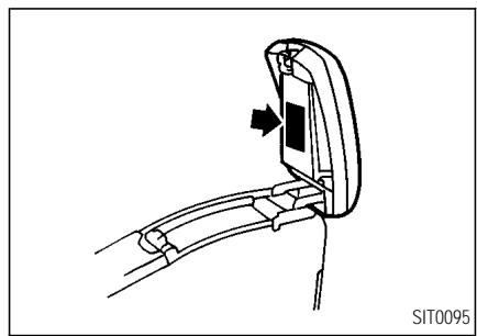 INFINITI I35 - ÉTIQUETTE DES PNEUS - 1