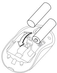 TARGUS AMW51EU - Einsetzen der Batterien - 6