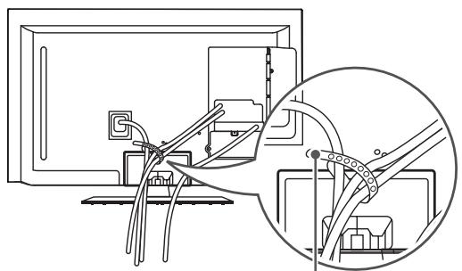 LG 42LM3400 - Tidying cables - 1