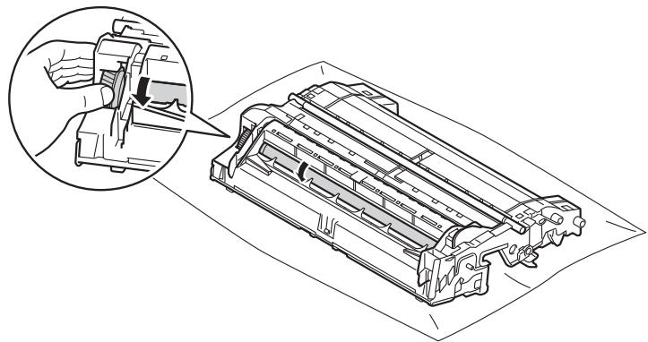 BROTHER HL-6180DW - Abaissez le levier de verrouillage vert et sortez la cartouche de toner du tambour. - 6