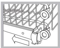INDESIT DSG573 - Ne jamais soulever ou abaisser le panier d'un seul côté. - 1