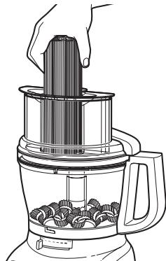 KITCHENAID 5KFP1335 - Utilisation des disques à trancher ou à râper - 2