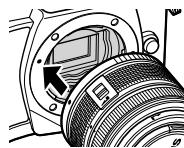 OLYMPUS OM-D E-M5 - Montez un objectif sur l'appareil photo. - 3