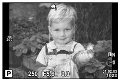 OLYMPUS OM-D E-M5 - Prise de vue en utilisant la priorité de visage - 2