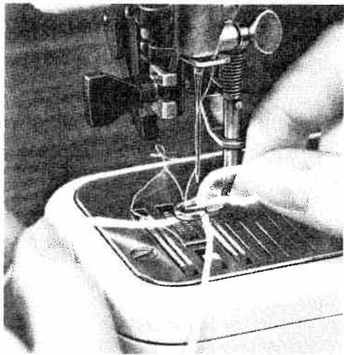 PFAFF 1222E - Darning with wool thread - 2