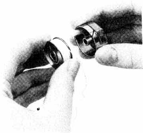 PFAFF 1222E - ... to wind the bobbin and disengage the sewing mechanism: - 1