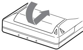 SONY MZ-E310 - Insert an alkaline dry battery. - 3