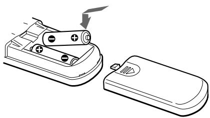 SONY SLV-XF245SV - Inserting the batteries - 1