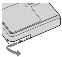 SONY MZ-RH910 - Insertion de la batterie rechargeable. - 1