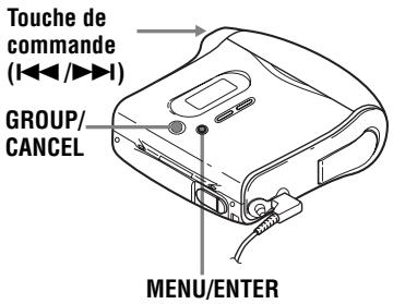 Touche de commande (I< 1 Appuyez sur GROUP pendant au moins 2 secondes. « » s'allume dans la fenêtre d'affichage et le mode groupe est activé. 2 Pendant la lecture d'une plage dans un groupe dont vous souhaitez modifier l'ordre, appuyez sur MENU. 3 Appuyez plusieurs fois sur ◀◀◀ ou sur ▶▶▶I jusqu'à ce que « EDIT » clignote dans la fenêtre d'affichage, puis appuyez sur ENTER. 4 Appuyez plusieurs fois sur ◀◀◀ ou sur ▶▶▶I jusqu'à ce que « G:Move » clignote dans la fenêtre d'affichage, puis appuyez sur ENTER. Vous pouvez à présent déplacer le groupe sélectionné. 5 Appuyez plusieurs fois sur ◀◀◀ ou sur ▶▶▶ pour sélectionner un point de destination sur le disque, puis appuyez sur ENTER. Pour annuler le déplacement Appuyez sur CANCEL à l'étape 5. Insertion de repères de plage Vous pouvez ajouter des repères de plage pour que la portion suivant le repère de la nouvelle plage soit considérée comme une nouvelle plage. Les numéros de plage augmentent comme suit : Il est impossible d'ajouter un repère à une plage exportée à partir de votre ordinateur. text_image 1 2 3 4 Insertion d'un repère de plage 1 2 3 4 5