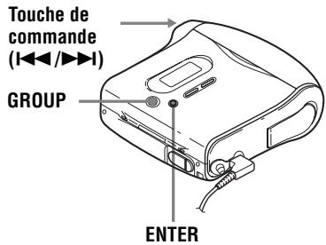 Touche de commande (I< Lecture de plages dans un ordre spécifique (lecture en mode groupe) - Insérez un disque avec des réglages de groupe. 1 Démarrez la lecture. 2 Appuyez sur GROUP pendant au moins 2 secondes. « □ » et « GP ON » s'allument dans la fenêtre d'affichage et le mode groupe est activé. La lecture cesse à la fin de la dernière plage du groupe sélectionné. Pour plus d'informations sur la sélection d'un autre groupe, reportez-vous à « Sélection et lecture de groupes (mode saut de groupe) » (page 36). Vous pouvez également changer les modes de lecture (lecture répétée ou aléatoire) dans le groupe sélectionné. Après les procédures décrites, suivez les étapes de « Changement des modes de lecture » (page 37). En mode groupe, appuyer sur ▶▶I de l'enregistreur pendant la dernière plage du groupe déplace la lecture jusqu'à la première plage du groupe, et appuyer deux fois de suite sur ◀◀◀ de l'enregistreur ou de la télécommande pendant la première plage du groupe déplace la lecture vers la dernière plage du groupe. Pour désactiver la fonction de groupe Rappuyez sur GROUP pendant au moins 2 secondes. Remarque En mode groupe, l'enregistreur considère toutes les plages sans réglage de groupe comme faisant partie du dernier groupe du disque. Le dernier groupe est indiqué dans la fenêtre d'affichage de l'enregistreur sous la mention « GP -- ». Au sein d'un groupe, les plages apparaissent dans l'ordre du disque, et non dans l'ordre au sein du groupe. Sélection et lecture de groupes (mode saut de groupe) Les opérations sont possibles indépendamment de l'état du mode groupe (activité/désactivé). Toutefois, la lecture sur l'enregistreur varie en fonction de l'état du mode groupe (activité/désactivé). - Lorsque le mode groupe est activé : La lecture démarre à partir de la première plage du groupe sélectionné et se termine à la dernière plage du groupe. - Lorsque le mode groupe est désactivé : La lecture démarre à partir de la première plage du groupe sélectionné et se termine à la dernière plage du disque. Lorsque le mode groupe est désactivé : flowchart graph TD A["1 2 3"] --> B["Saut"] C["5 6"] --> D["Saut"] E["7 8"] --> F["Saut"] G["4"] --> H["Saut"]