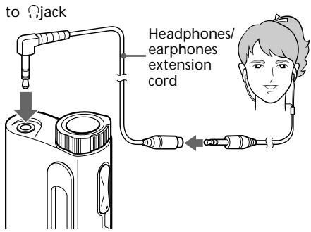 SONY NW-E5 - To use the headphones/earphones extension cord - 1