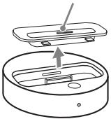 SONY TDM-IP50 - Um den iPod Dock-Adapter zu entfernen - 1