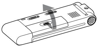 SONY ICD-UX71F - Inserción de la pila - 1