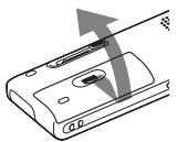 SONY ICD-UX300 - Inserire una pila ricaricabile. - 1