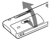 SONY ICD-UX300F - Inserire una pila ricaricabile. - 1