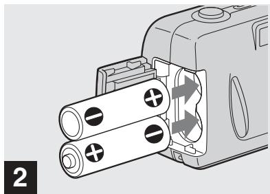 SONY CYBER-SHOT DSC-P52 - Einlagen der Akkus - 2