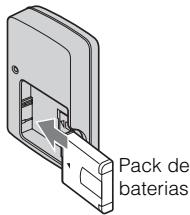 SONY CYBER-SHOT DSC-WX1 - Insira o pack de baterias no carregador. - 1