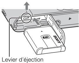 SONY CYBER-SHOT DSC-HX7V - Insertion de la batterie - 2