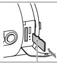 SONY QX100 - Inserir um cartão de memória - 5
