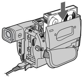 SONY CCD-TR317E - Inserting a cassette (p. 18) - 2