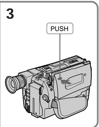 SONY CCD-TRV15E - To remove the battery pack - 1