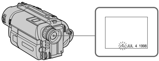 SONY CCD-TRV25 - Changing the lithium battery in the camcorder - 1