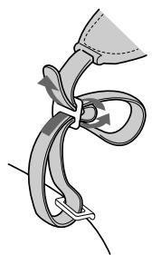 SONY CCD-TRV25 - Attaching the shoulder strap - 3