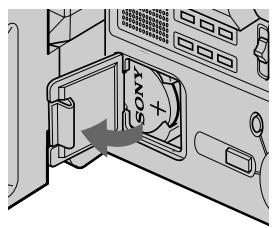 SONY CCD-TRV25 - Changing the lithium battery - 3