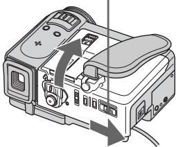 SONY DCR-PC2E - Inserting a cassette (p. 17) - 2