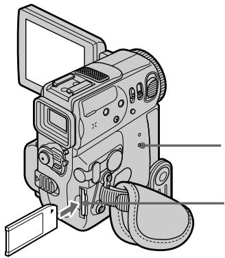 SONY DCR-PC9E - Установка "Memory Stick" - 1