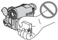 SONY DCR-TRV22E - Monitoring the playback picture on the LCD screen (p. 52) - 6