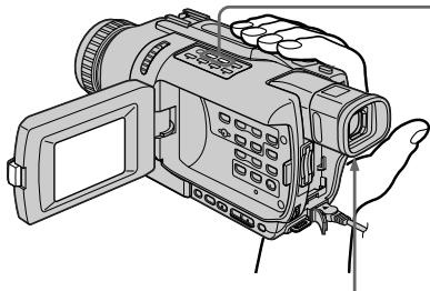 SONY DCR-TRV240E - Контроль воспроизводимого изображения на экране ЖКД (стр. 44) - 1