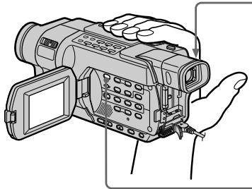 SONY DCR-TRV245E - Monitoring the playback still images on the LCD screen (p. 202) - 1