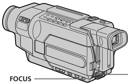 SONY DCR-TRV245E - Mise au point manuelle - 4