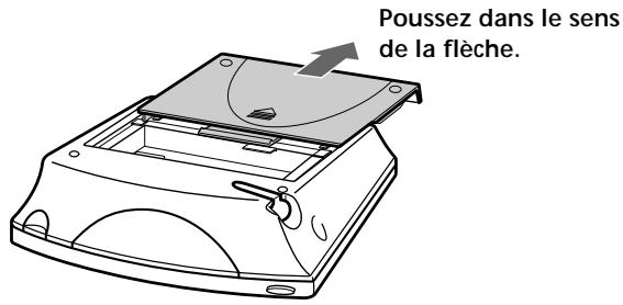 SONY RM-TP501 - Insertion des piles dans la télécommande - 1