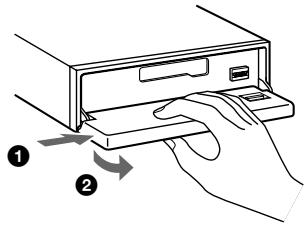 SONY XR-C5300R - Carregue em OPEN, empurre o painel frontal para a direita e puxe para fora pelo lado esquerdo. - 1