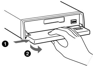 SONY XR-C6220R - Extracción del panel frontal - 1