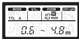 PANASONIC LUMIX DMW-FL360LE - Deslice hacía afuera el panel de gran angular y colóquelo en el CZe巳al del flash. - 2